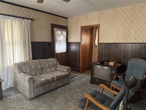 3rd image of 330 E Hopocan Ave