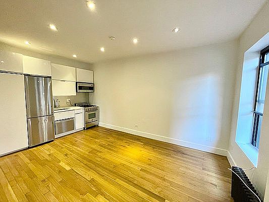 2nd image of 218 W 22nd St APT 3r