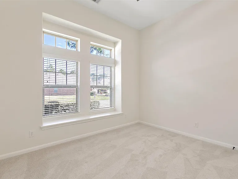 35 E Wolf Cabin Cir — Photo 21