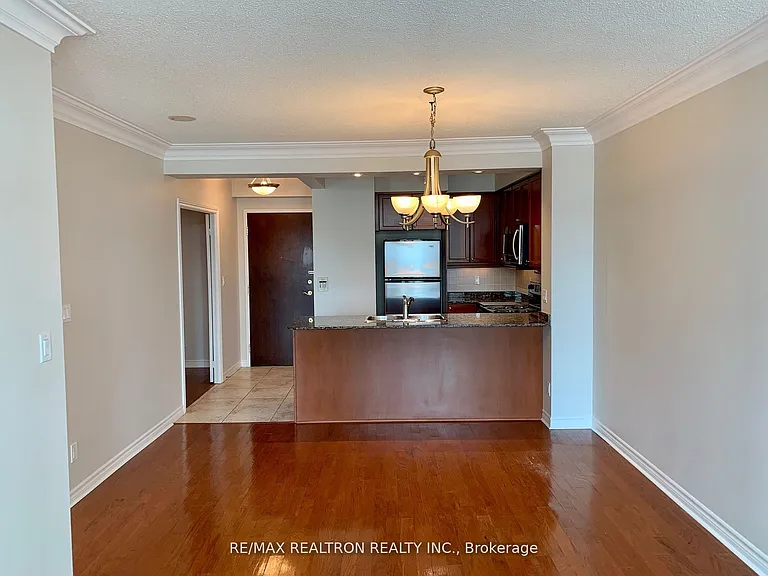 88 Promenade Cir #303 — Photo 5