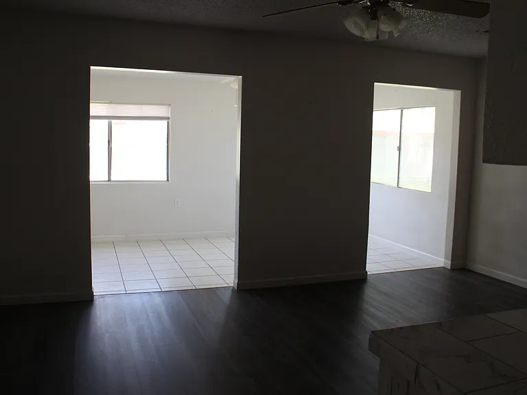 530 N Criss St — Photo 4
