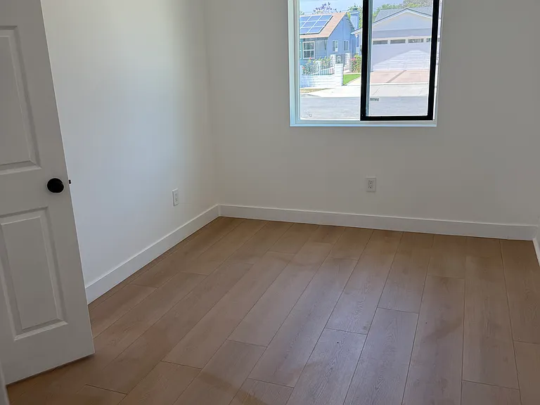 22632 Gilmore St — Photo 4