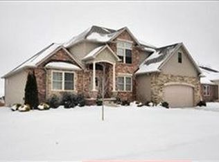 17 Woodruft Dr, Valparaiso, IN 46385