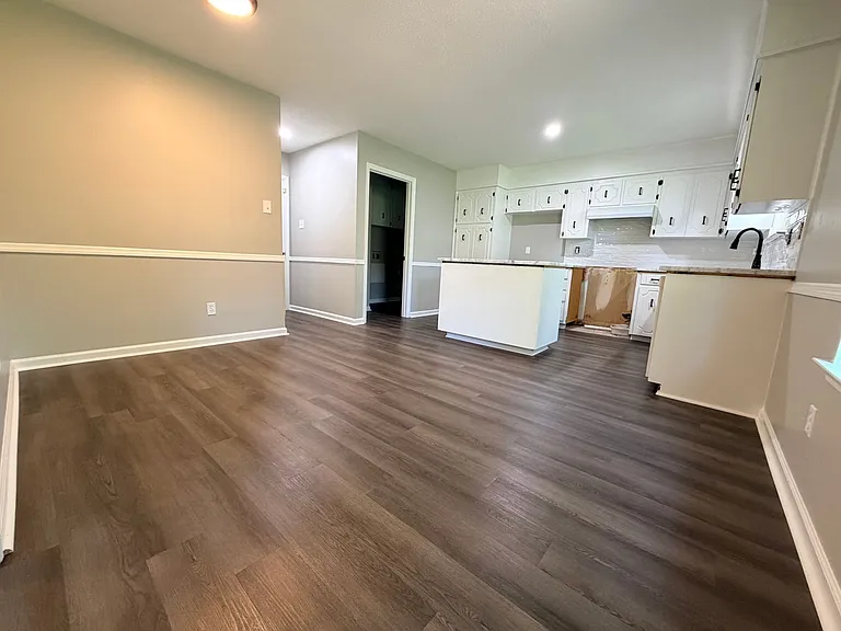 306 Lynnewood Dr — Photo 5