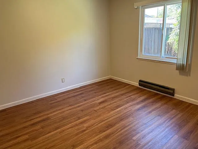 3437 Warburton Ave — Photo 7