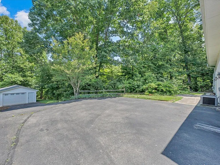 1814 Pelham Dr — Photo 39