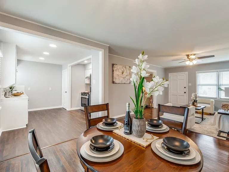 2736 Rolinda Dr — Photo 6