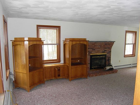5th image of 9 Briarwood Dr