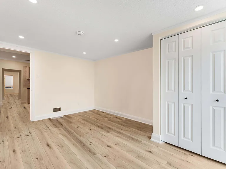 137 Carruthers Ave #1 — Photo 12