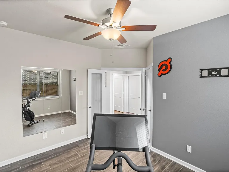 112 Sugar Peak Ct — Photo 9