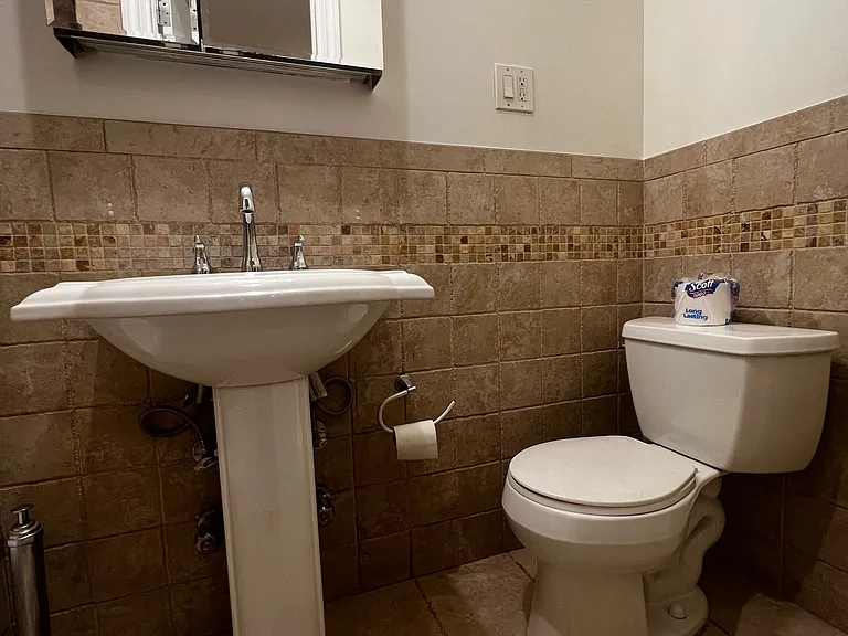 348 E 65th St #7 — Photo 24