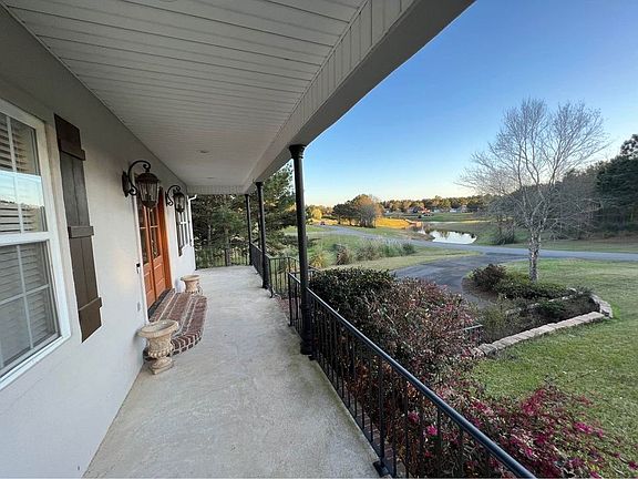 5th image of 19 W Circle Rd