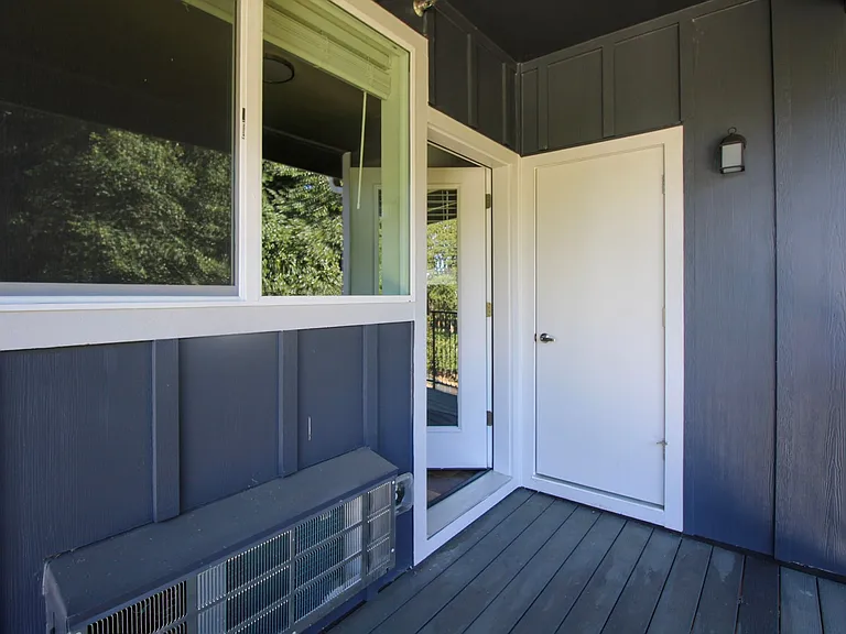 Creek's Edge Apartments — Photo 15