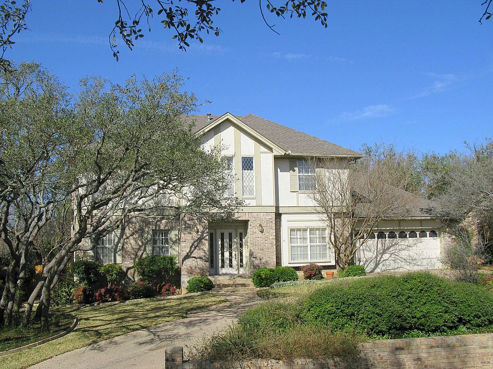 1st image of 2000 Plumbrook Dr