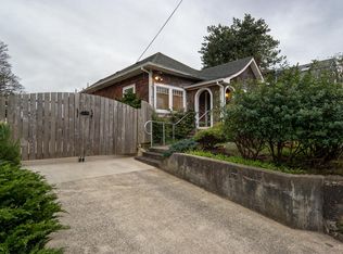 827 12th Ave, Seaside, OR 97138