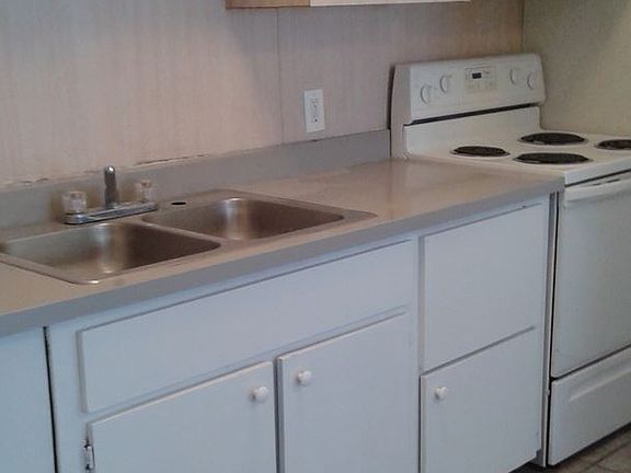 2nd image of 601 W Jefferson St APT 03