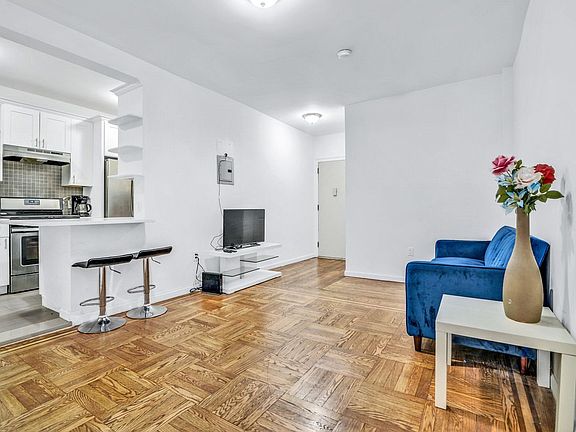 5th image of 6109 39th Ave #1