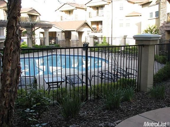 2nd image of 6581 Hearthstone Cir APT 1531