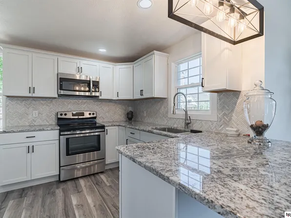 2502 S 24th St, Omaha, NE 68108