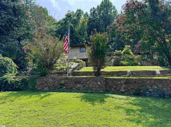 225 West Dr, Travelers Rest, SC 29690