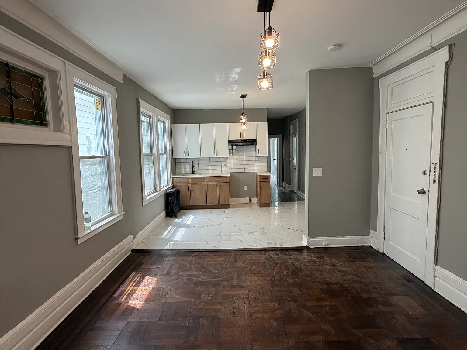 3 bed, $1,900 — Photo 2