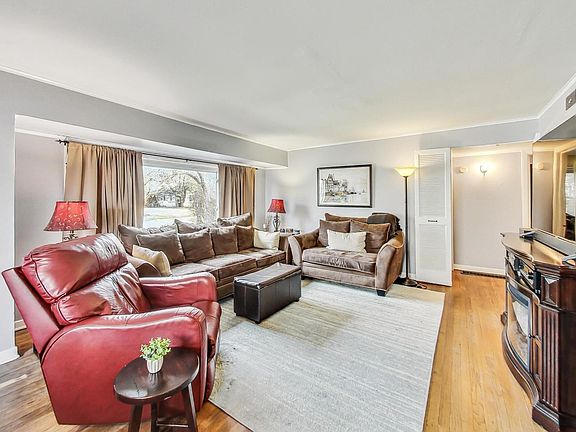 4th image of 1105 Greenwood Ave