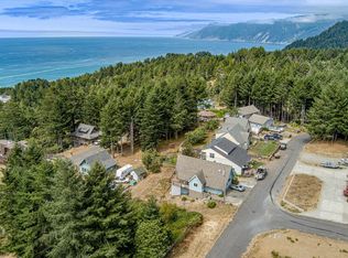 126 Vista Rd, Whitethorn, CA 95589