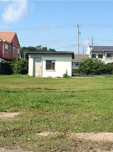 1st image of 227 Wisteria Ln