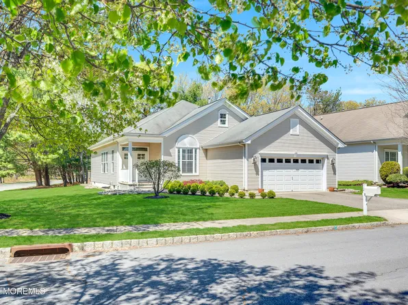 2 Silverspring Drive, Lakewood, NJ 08701