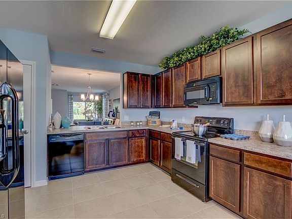 3rd image of 3008 SW 7th Ave