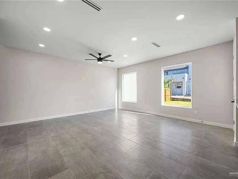 2203 Dorado Dr — Photo 4