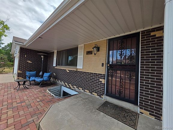 4th image of 322 S Peoria Circle