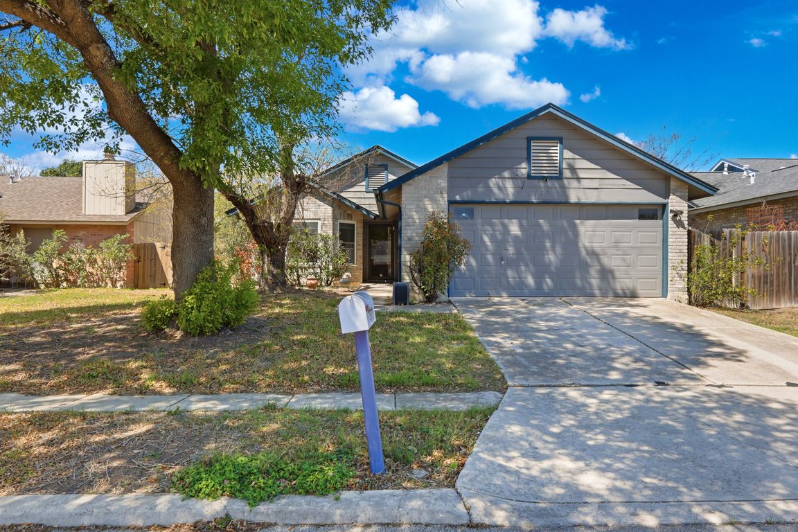 01_5775 Larkdale Dr