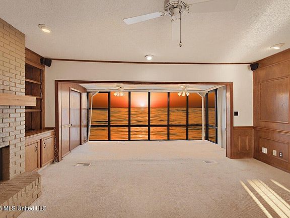 3rd image of 40 Breakers Ln