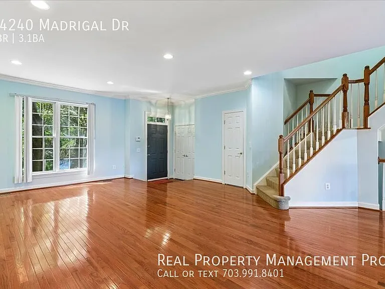 14240 Madrigal Dr — Photo 2