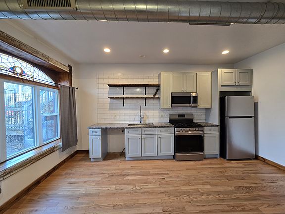 2nd image of 2625 W Cullerton St Unit 1