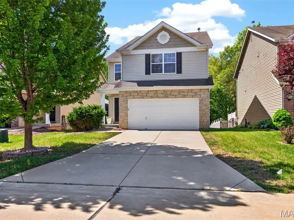 529 Parkgate Dr, Lake Saint Louis, MO 63367