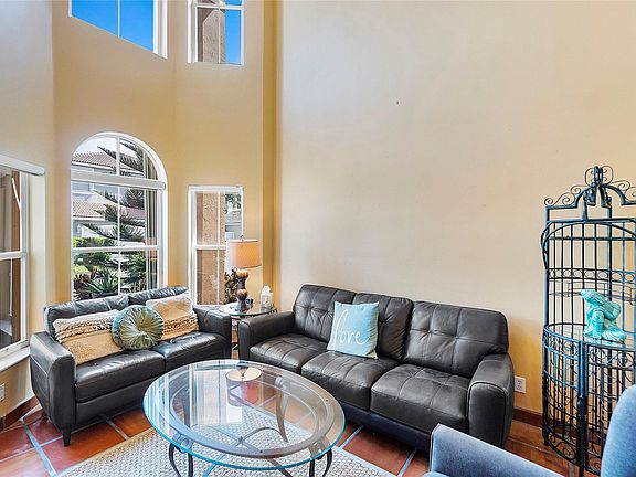 3rd image of 3826 SW 50th Street