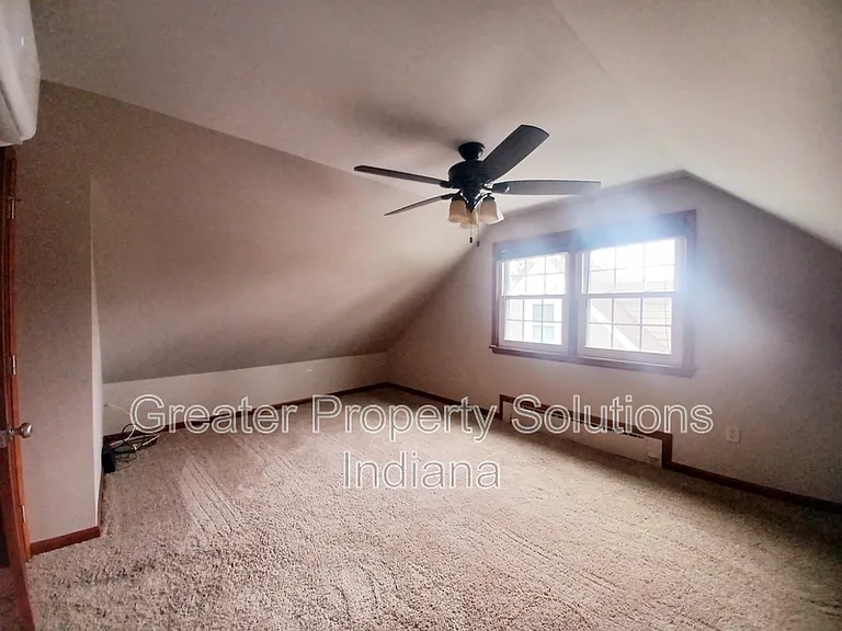 625 E South St — Photo 16