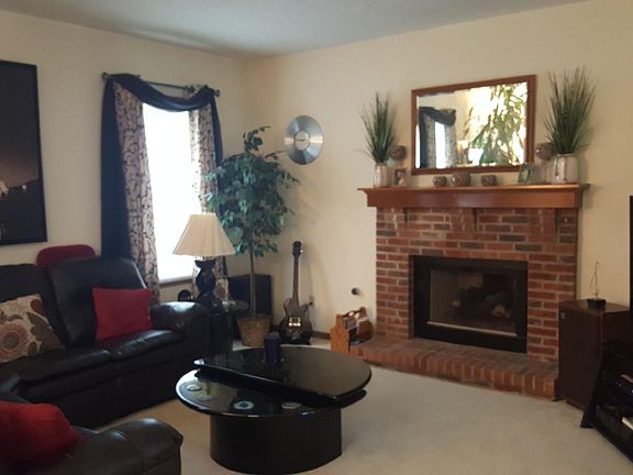 5th image of 1681 Maxwell Blvd