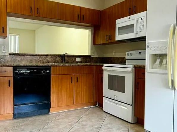 8240 SW 25th Ct #104, Hollywood, FL 33025