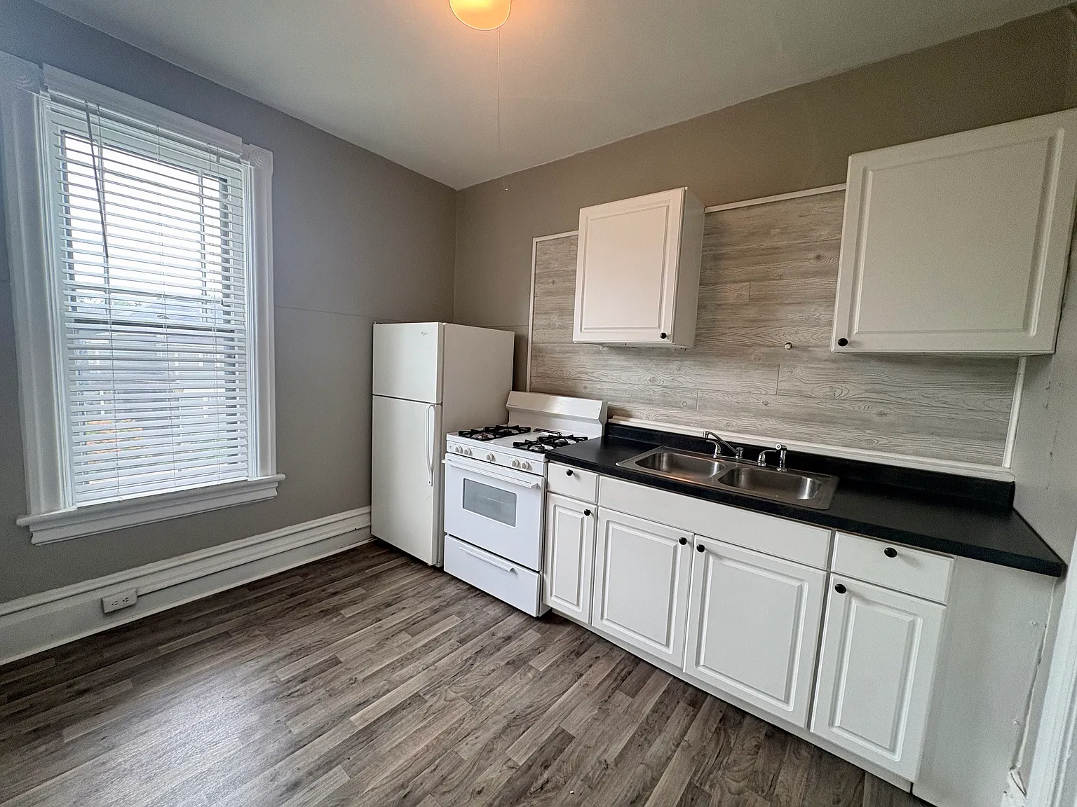 709 Union Street — Photo 4