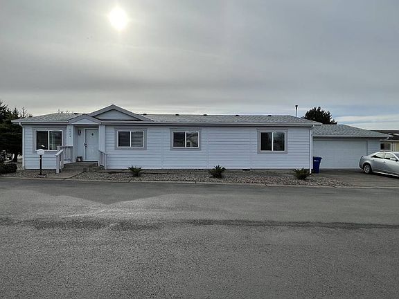 3rd image of 6049 NE Evergreen Ln