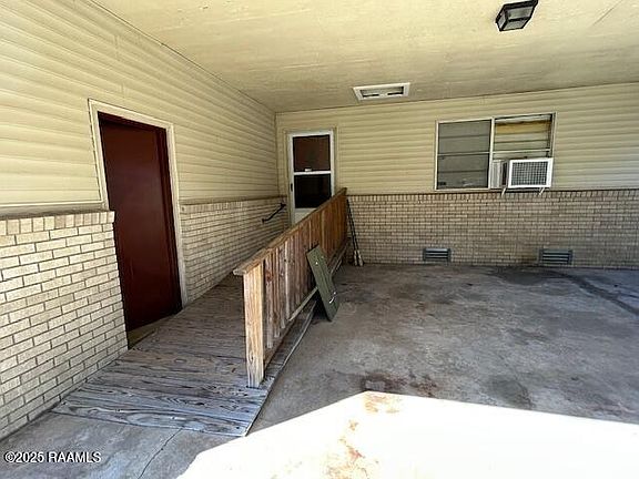 3rd image of 604 E Lincoln Rd