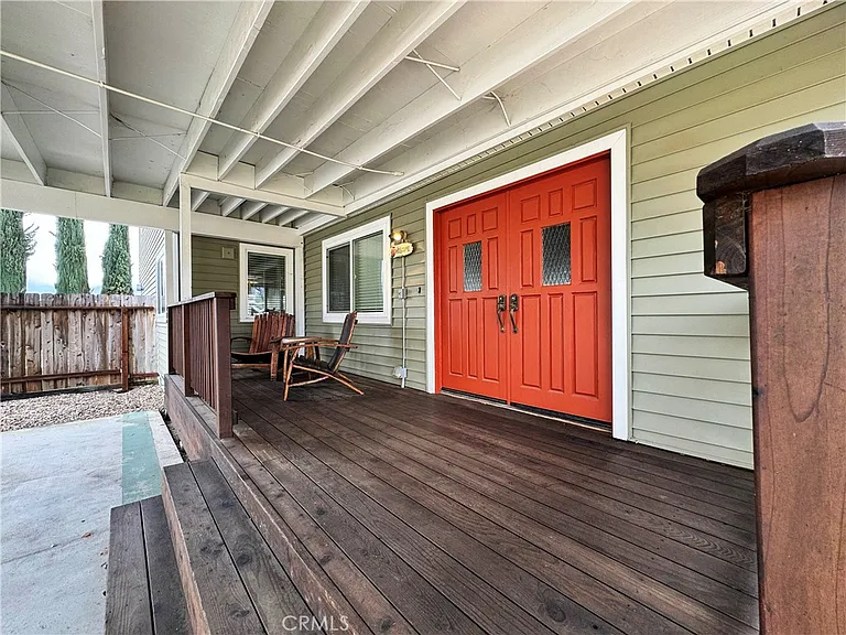 61 S Main St — Photo 2