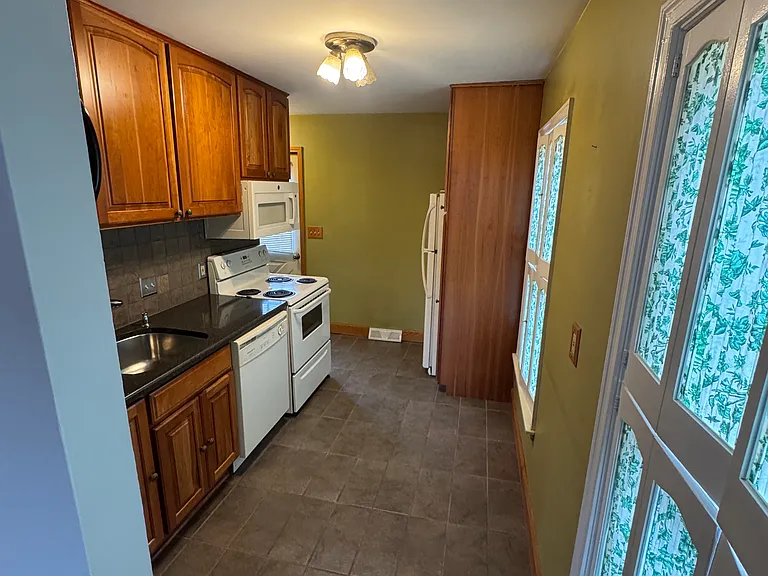 15139 University St — Photo 3