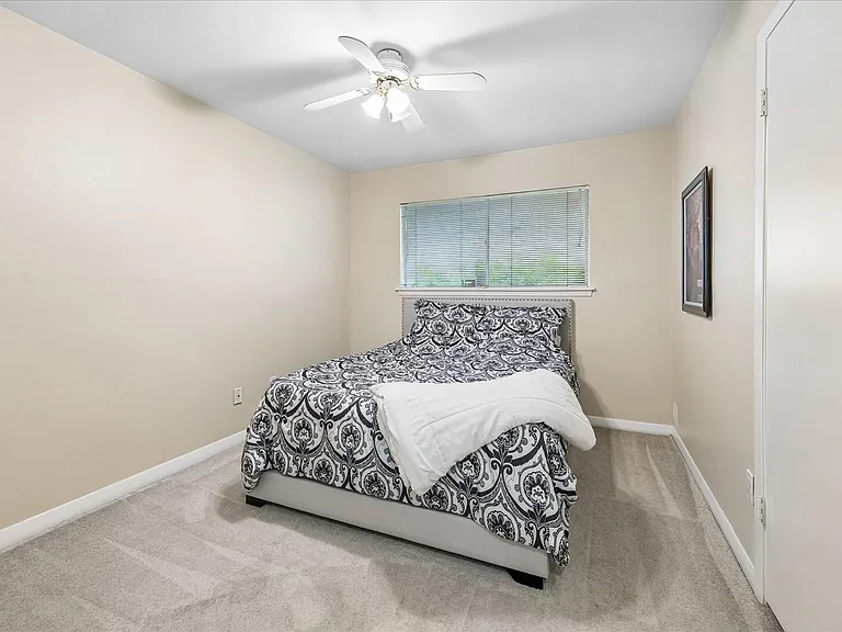 5526 Grape St — Photo 7