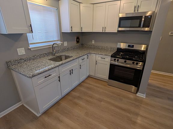 2nd image of 2915 Geneva St