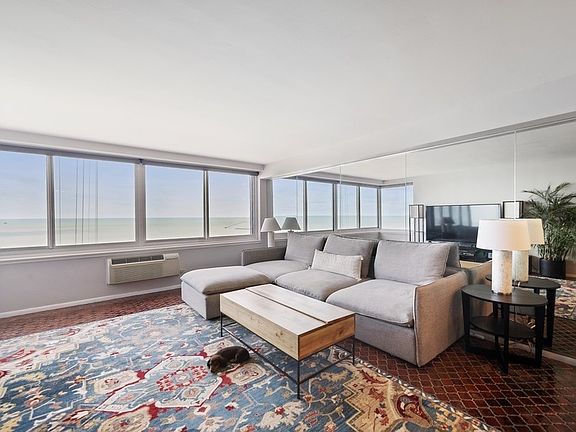 3rd image of 1440 N Lake Shore Dr APT 27G