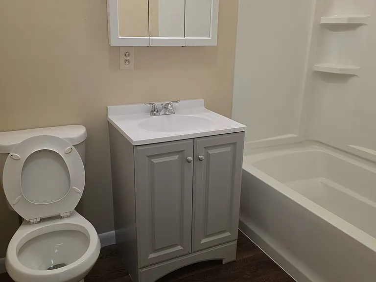 Penobscot Pointe Apartments — Photo 16